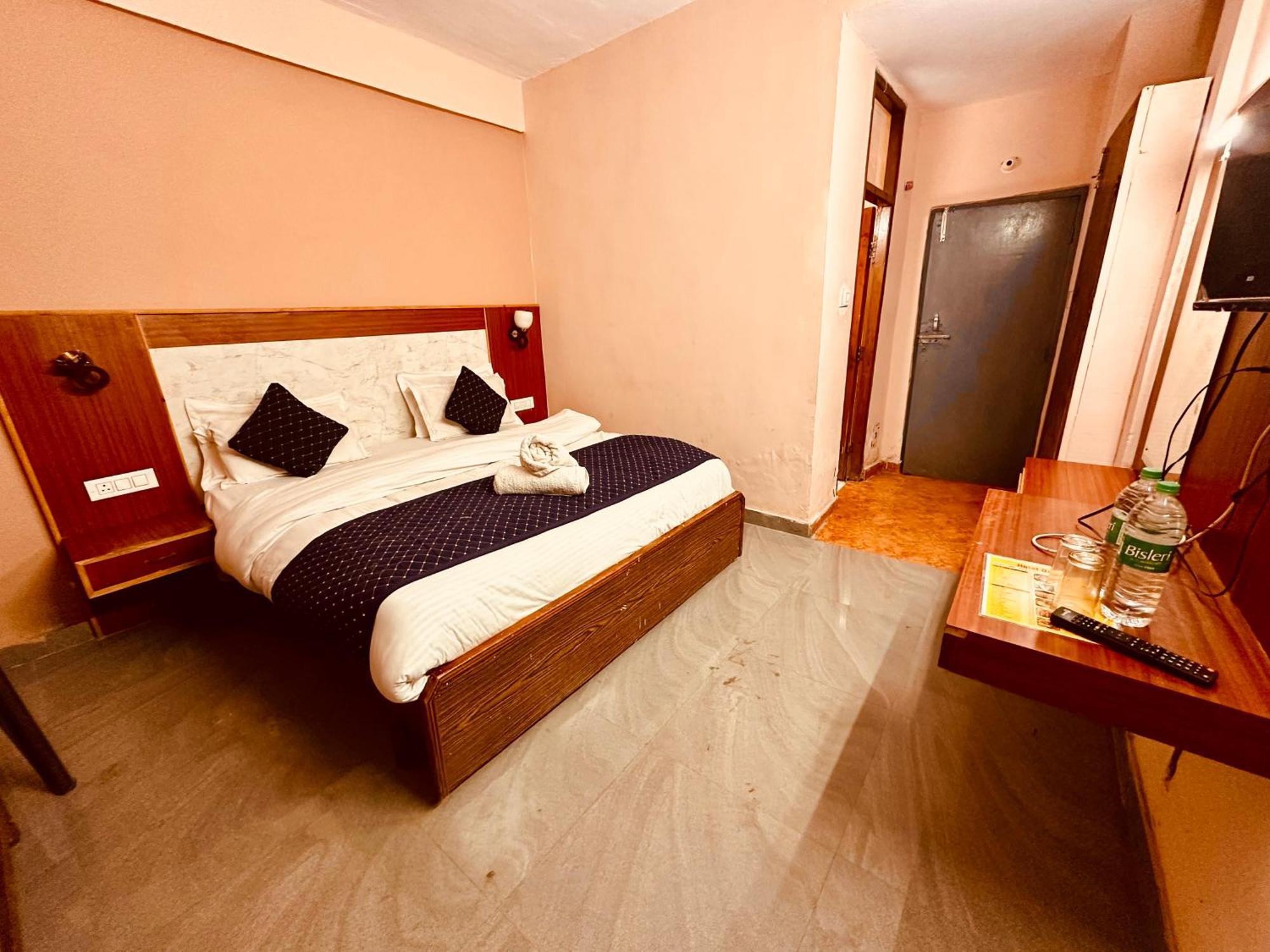ホテル Royal Respite Manali - Luxury Comfort ! Travellers Delight ! Budget Friendly ! Prime Location ! Guest Favourite エクステリア 写真