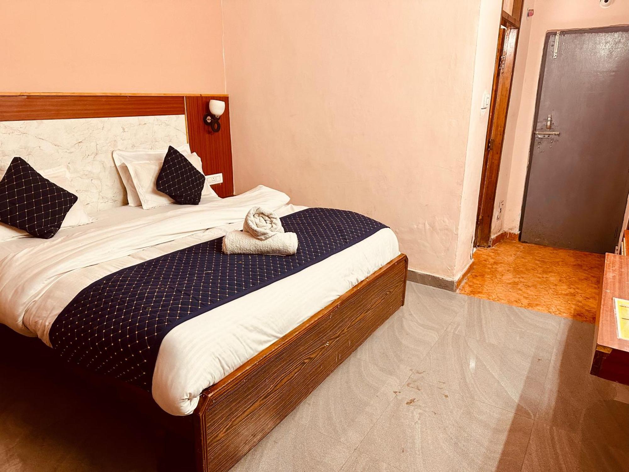 ホテル Royal Respite Manali - Luxury Comfort ! Travellers Delight ! Budget Friendly ! Prime Location ! Guest Favourite エクステリア 写真