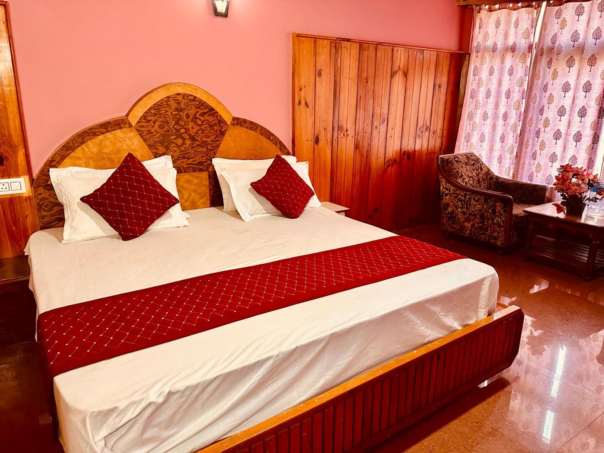 ホテル Royal Respite Manali - Luxury Comfort ! Travellers Delight ! Budget Friendly ! Prime Location ! Guest Favourite エクステリア 写真