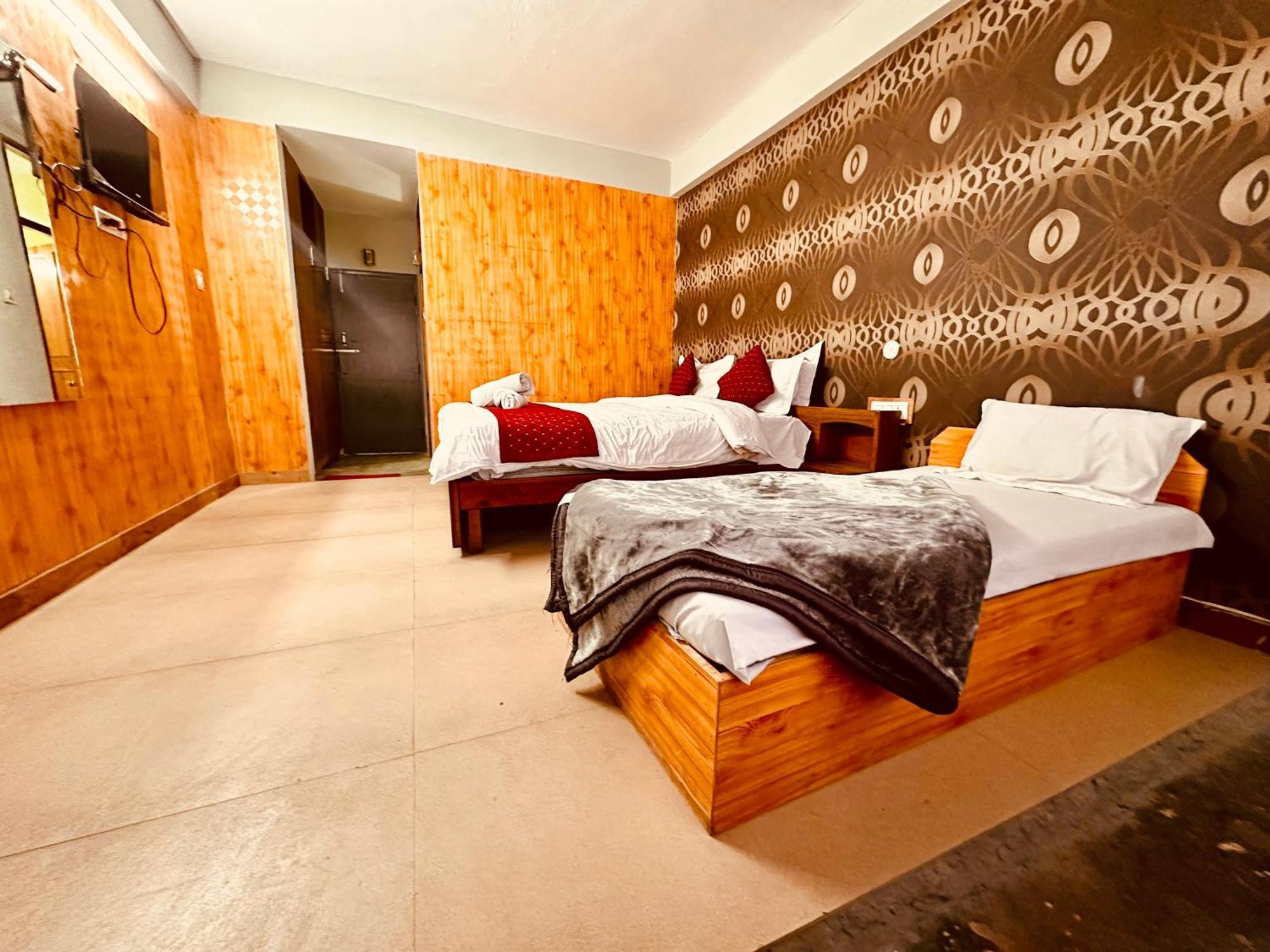 ホテル Royal Respite Manali - Luxury Comfort ! Travellers Delight ! Budget Friendly ! Prime Location ! Guest Favourite エクステリア 写真