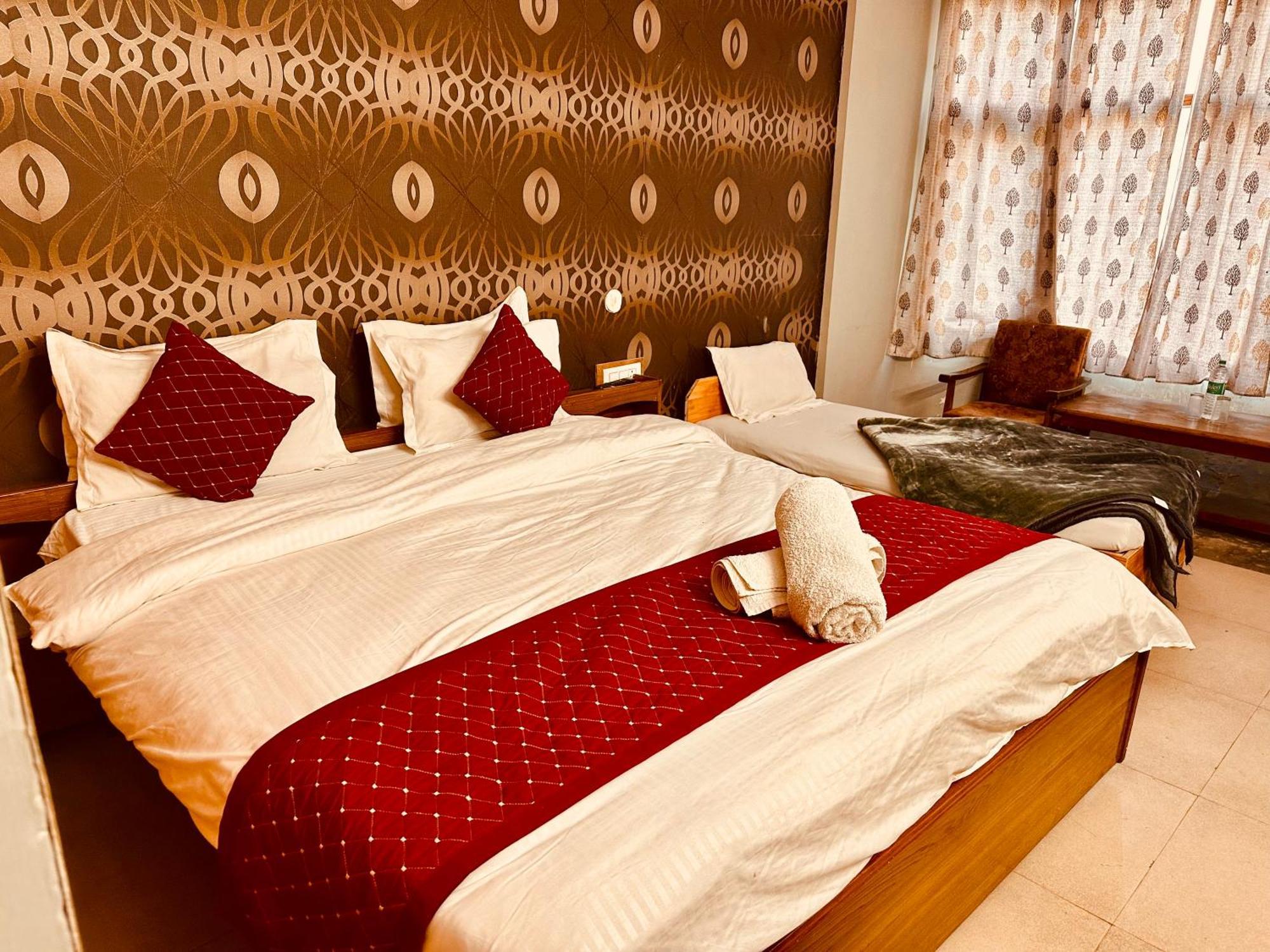 ホテル Royal Respite Manali - Luxury Comfort ! Travellers Delight ! Budget Friendly ! Prime Location ! Guest Favourite エクステリア 写真