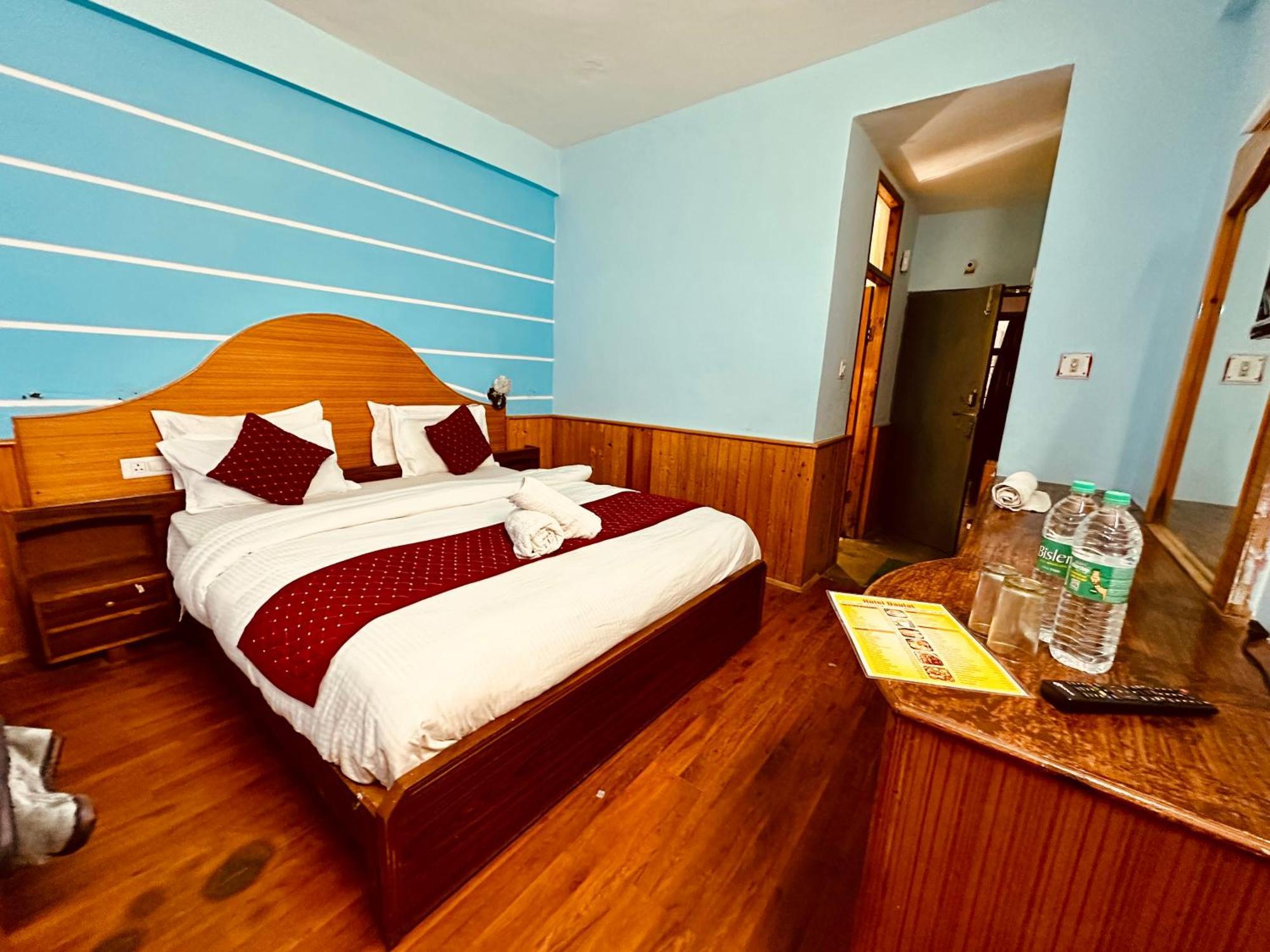 ホテル Royal Respite Manali - Luxury Comfort ! Travellers Delight ! Budget Friendly ! Prime Location ! Guest Favourite エクステリア 写真
