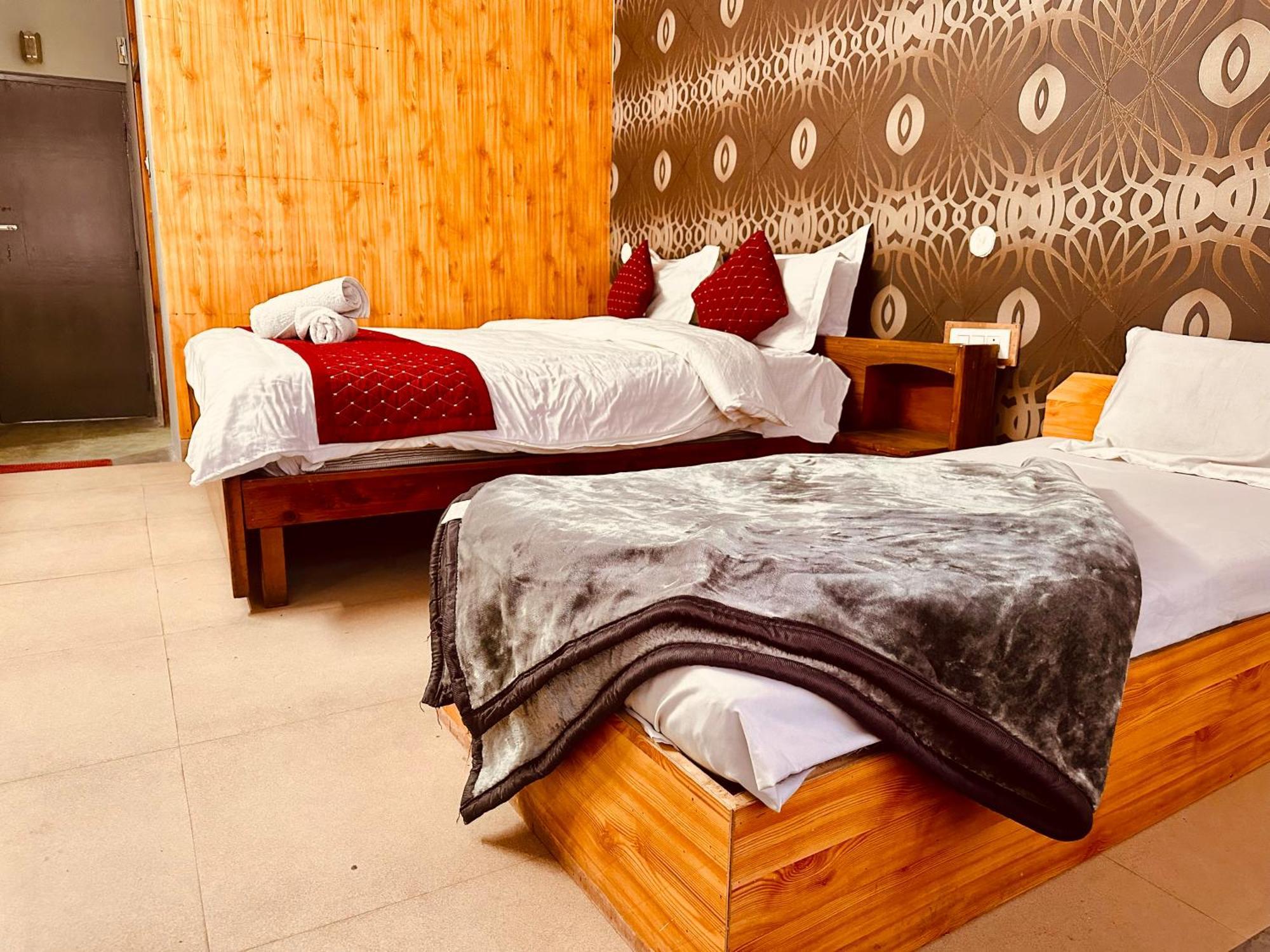 ホテル Royal Respite Manali - Luxury Comfort ! Travellers Delight ! Budget Friendly ! Prime Location ! Guest Favourite エクステリア 写真