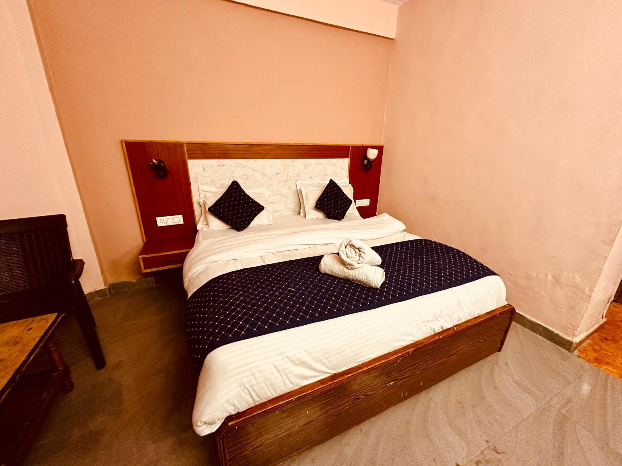 ホテル Royal Respite Manali - Luxury Comfort ! Travellers Delight ! Budget Friendly ! Prime Location ! Guest Favourite エクステリア 写真