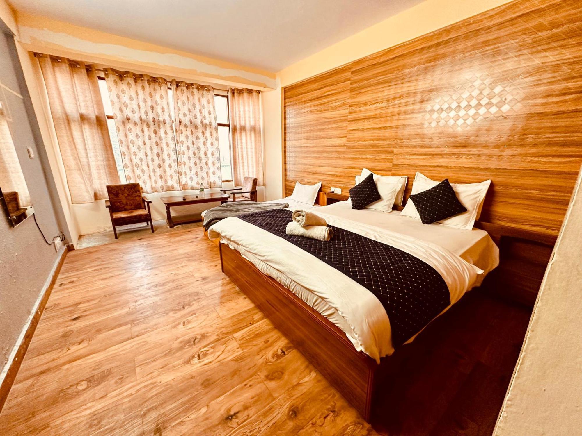 ホテル Royal Respite Manali - Luxury Comfort ! Travellers Delight ! Budget Friendly ! Prime Location ! Guest Favourite エクステリア 写真