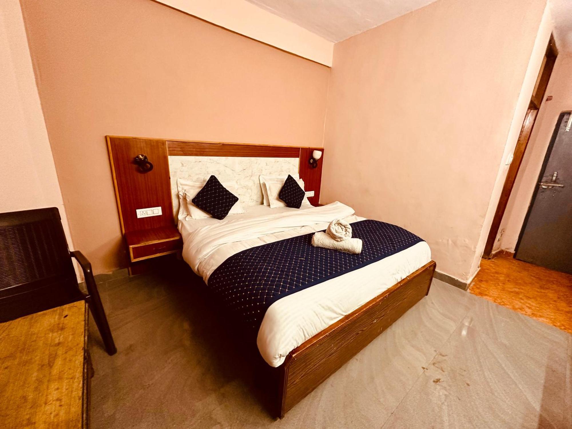 ホテル Royal Respite Manali - Luxury Comfort ! Travellers Delight ! Budget Friendly ! Prime Location ! Guest Favourite エクステリア 写真