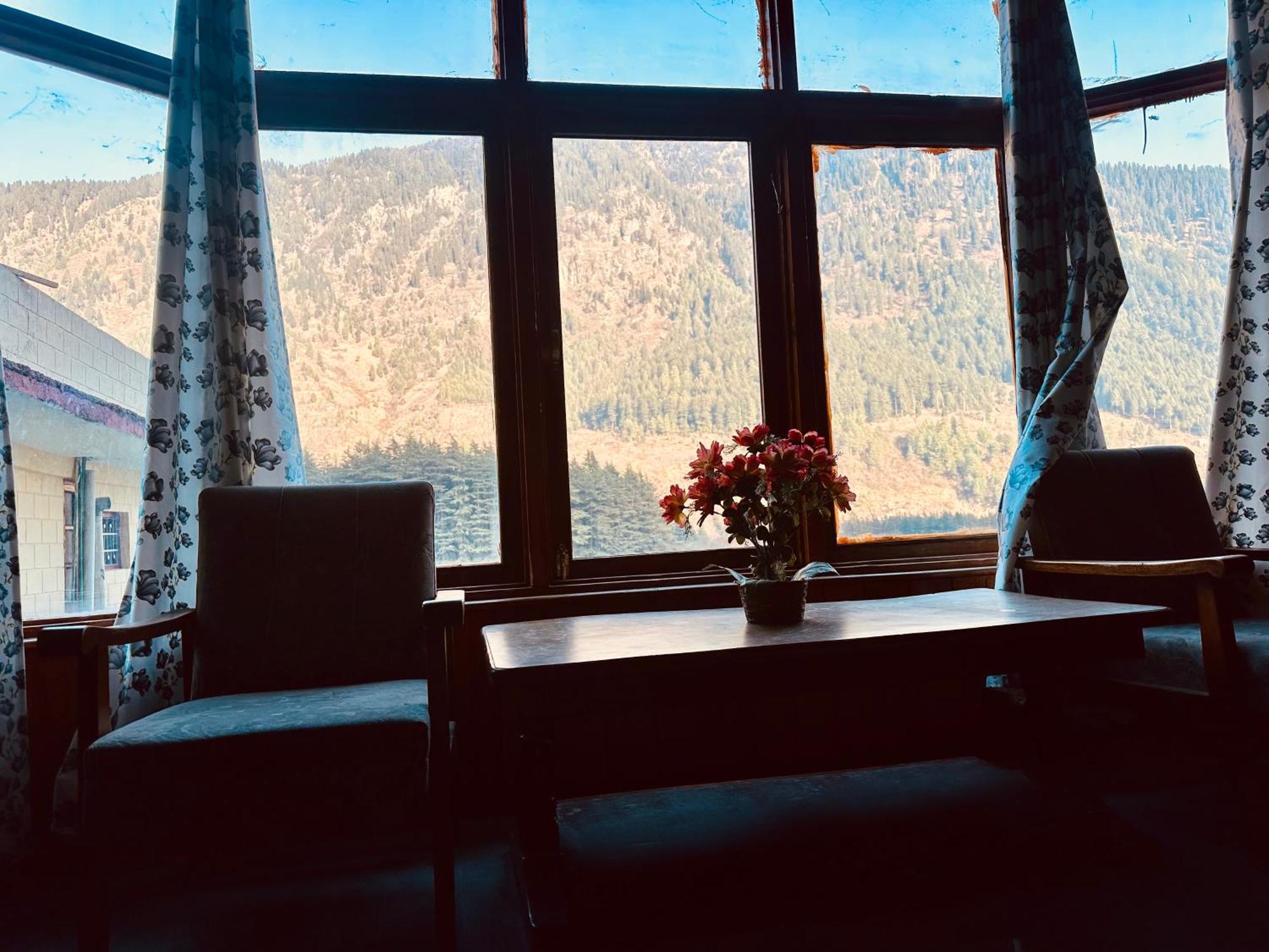 ホテル Royal Respite Manali - Luxury Comfort ! Travellers Delight ! Budget Friendly ! Prime Location ! Guest Favourite エクステリア 写真